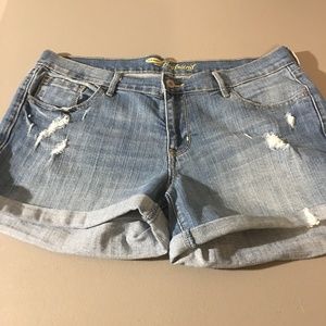 Old Navy Women's Distressed Boyfriend Jean Shorts